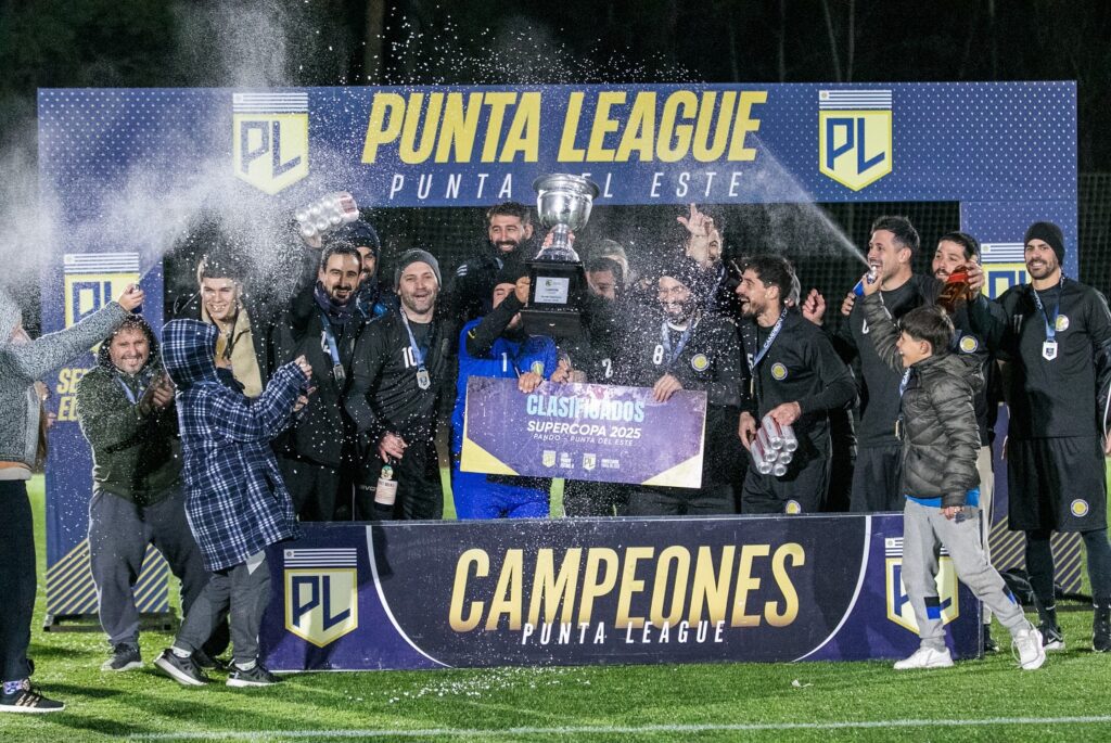¡Los Otros FC se consagraron campeones en una final helada y vibrante de la COPA DE ORO!